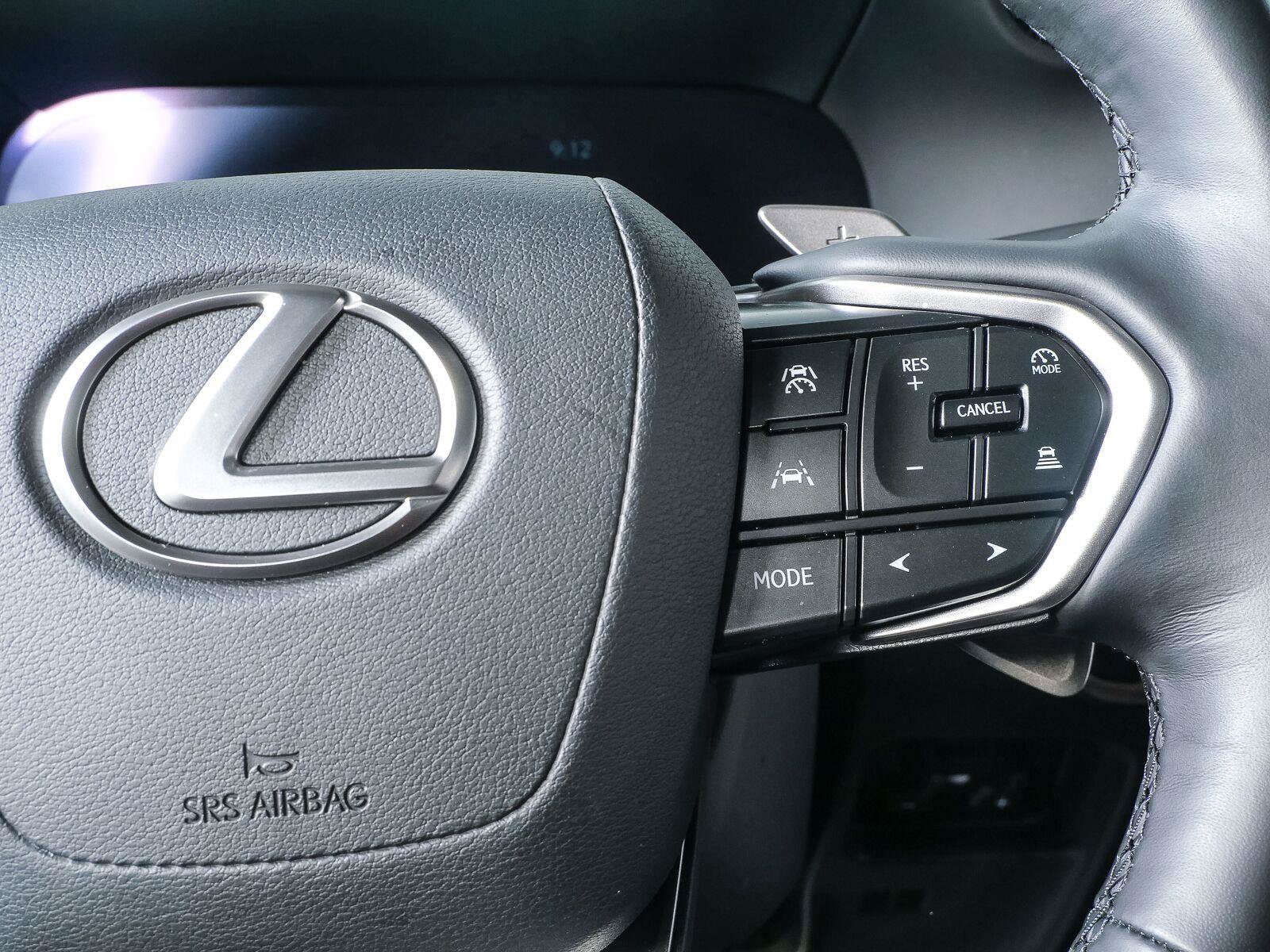 Used 2025 Lexus GX 550 w/ Accessory Package (Z1) AWD/4WD image 12