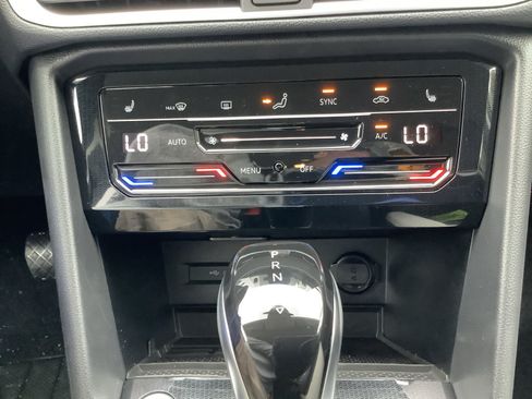 New 2026 Volkswagen Taos SE FWD image 18