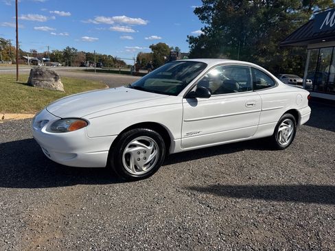 Used 2000 Ford Escort image 2