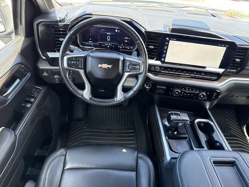 Used 2022 Chevrolet Silverado 1500 LT w/ Safety Package RWD image 12