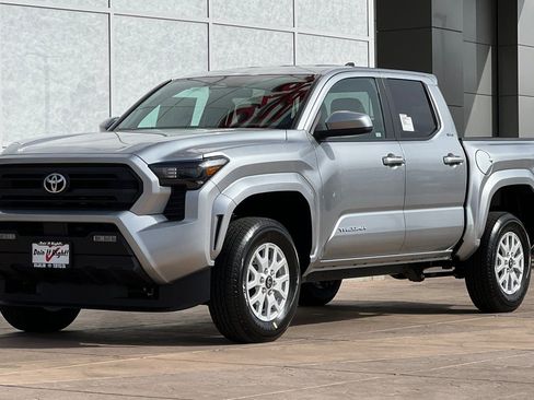 Certified 2025 Toyota Tacoma SR5 image 10