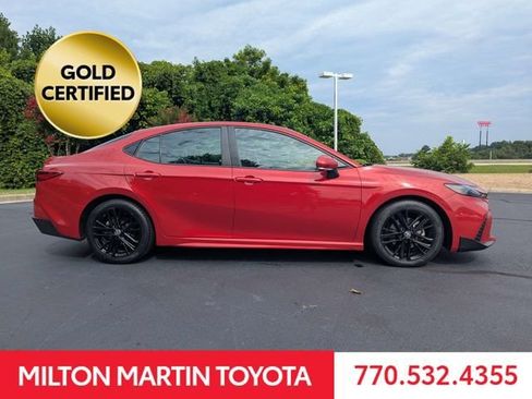 Certified 2025 Toyota Camry SE FWD image 9