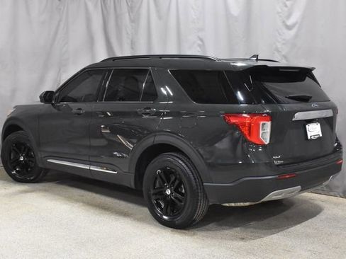 Used 2022 Ford Explorer XLT w/ Equipment Group 202A image 7
