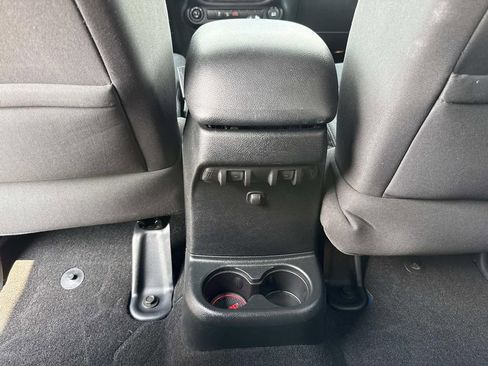 Used 2016 Jeep Wrangler Unlimited Sport image 21