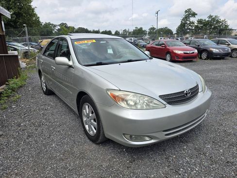 Used 2004 Toyota Camry XLE FWD image 6
