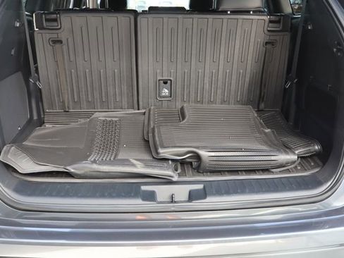 Used 2023 Toyota Highlander XSE FWD image 24