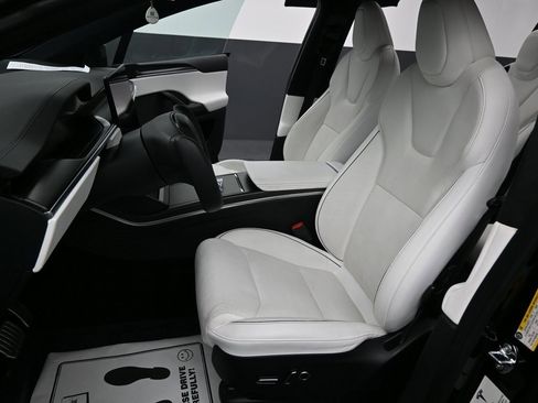 Used 2022 Tesla Model X Plaid image 23