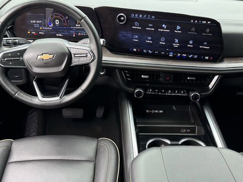 Used 2025 Chevrolet Tahoe Premier AWD/4WD image 9
