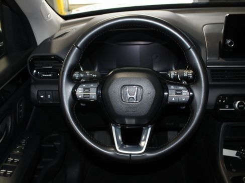 Used 2023 Honda Pilot Touring image 21
