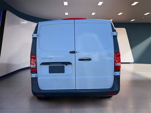 Used 2020 Mercedes-Benz Metris image 4