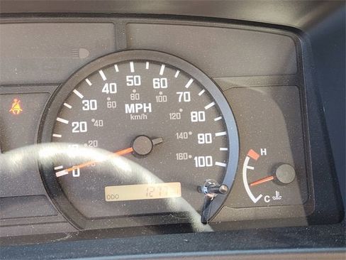 Used 2024 Isuzu NPR image 26