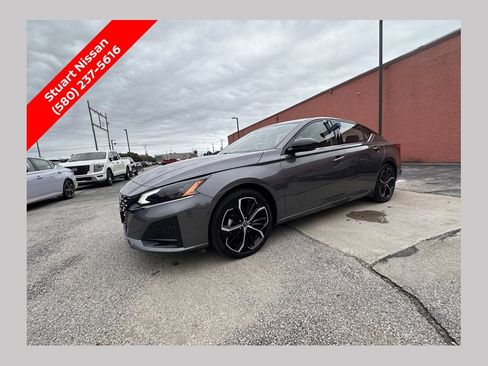 Certified 2025 Nissan Altima 2.5 SR FWD image 1