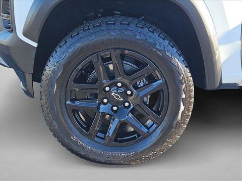 Used 2024 Chevrolet Colorado Trail Boss w/ Technology Package image 24