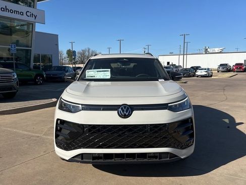 New 2026 Volkswagen Tiguan SE R-Line AWD/4WD image 2