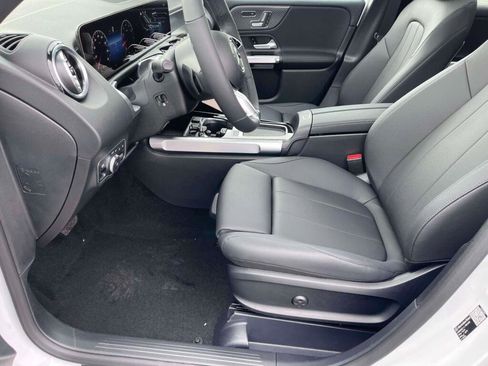New 2026 Mercedes-Benz GLB 250 4MATIC image 15
