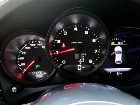 Used 2021 Porsche Macan image 52