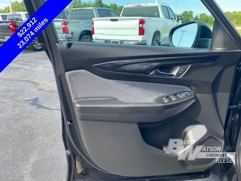 Used 2025 Chevrolet TrailBlazer LT w/ LT Cold Weather Package AWD/4WD image 12