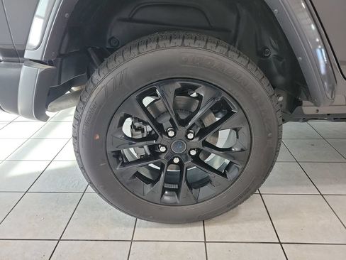 Used 2024 Jeep Wrangler Unlimited Sahara AWD/4WD image 50