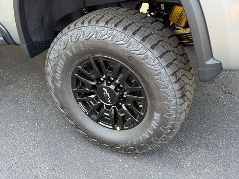 New 2026 Chevrolet Silverado 2500 ZR2 w/ LPO, Dark Essentials Package AWD/4WD image 19