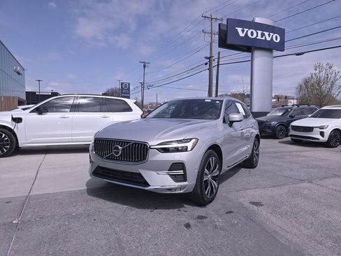 Used 2023 Volvo XC60 B5 Plus w/ Climate Package AWD/4WD image 4