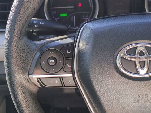 Certified 2021 Toyota Camry LE image 23