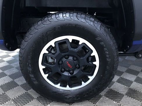 Used 2024 Toyota Tacoma TRD Off-Road image 10