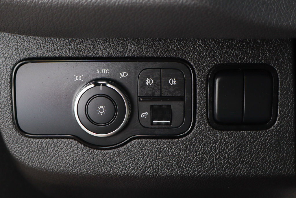 Used 2021 Mercedes-Benz Sprinter 2500 image 22