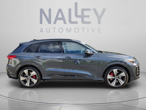 Used 2025 Audi SQ5 Prestige AWD/4WD image 6