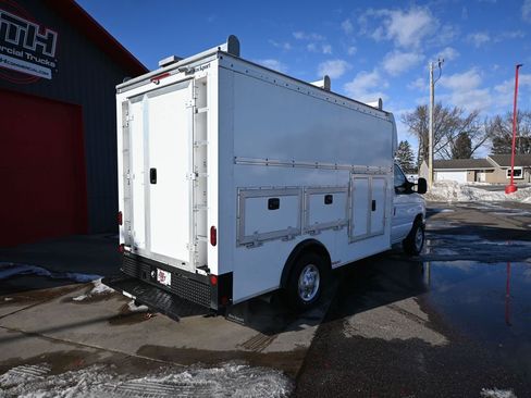 Used 2024 Ford E-350 and Econoline 350 Super Duty w/ Power Windows & Locks Group image 12