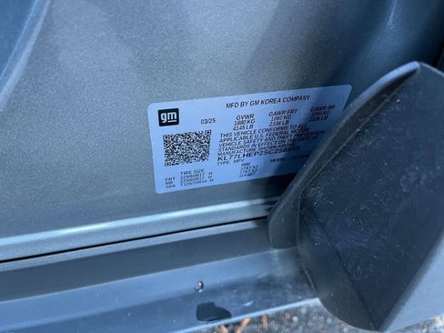 Used 2025 Chevrolet Trax LT w/ LT Convenience Package image 27