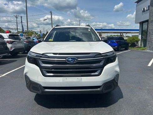 Used 2025 Subaru Forester Limited AWD/4WD image 2