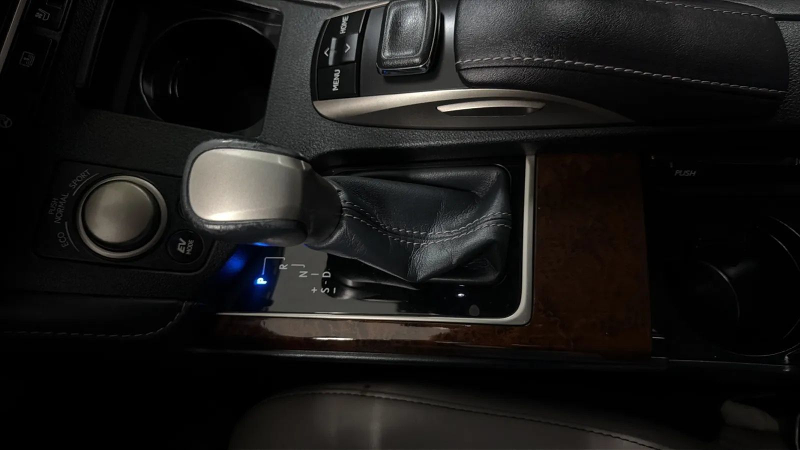 Used 2016 Lexus ES 300h w/ Luxury Package w/Wood Trim FWD image 12