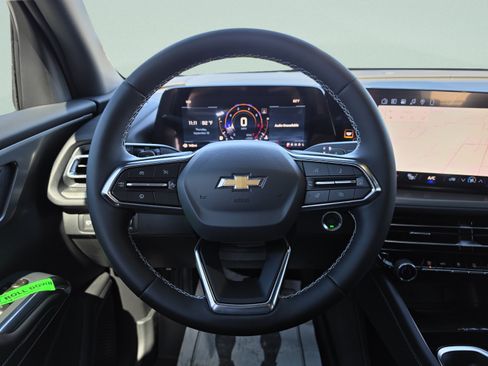 New 2027 Chevrolet Traverse LT w/ Driver Confidence Package FWD image 19