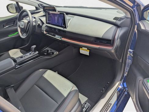 New 2025 Toyota Prius Plug-In Hybrid FWD image 17