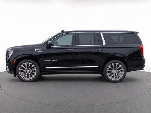 Used 2021 GMC Yukon XL Denali w/ Denali Premium Package AWD/4WD image 6