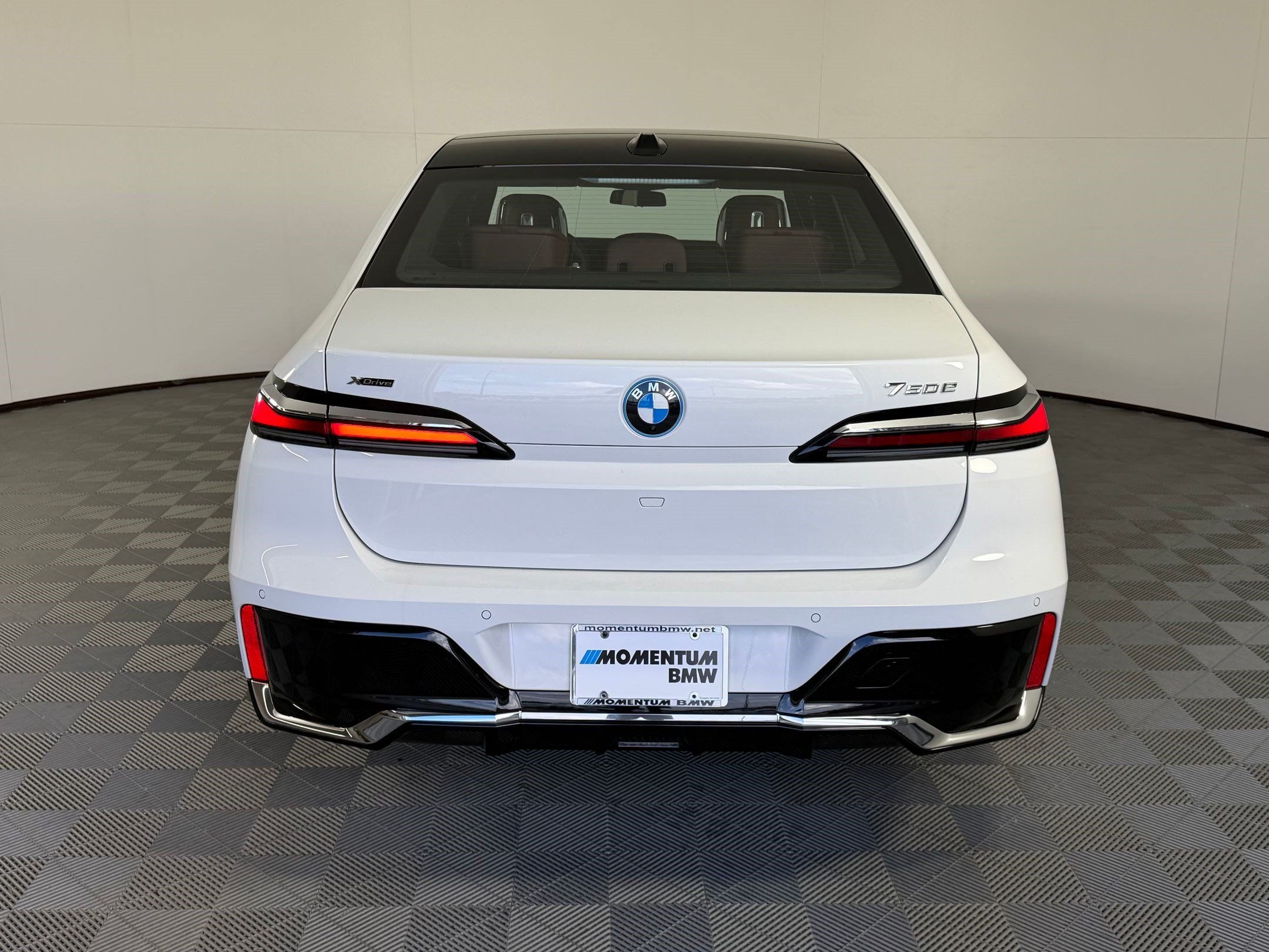 Used 2026 BMW 750e xDrive w/ Executive Package AWD/4WD image 10