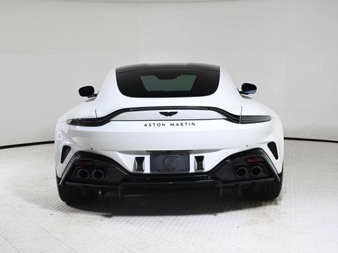 Used 2025 Aston Martin V8 Vantage Coupe image 16