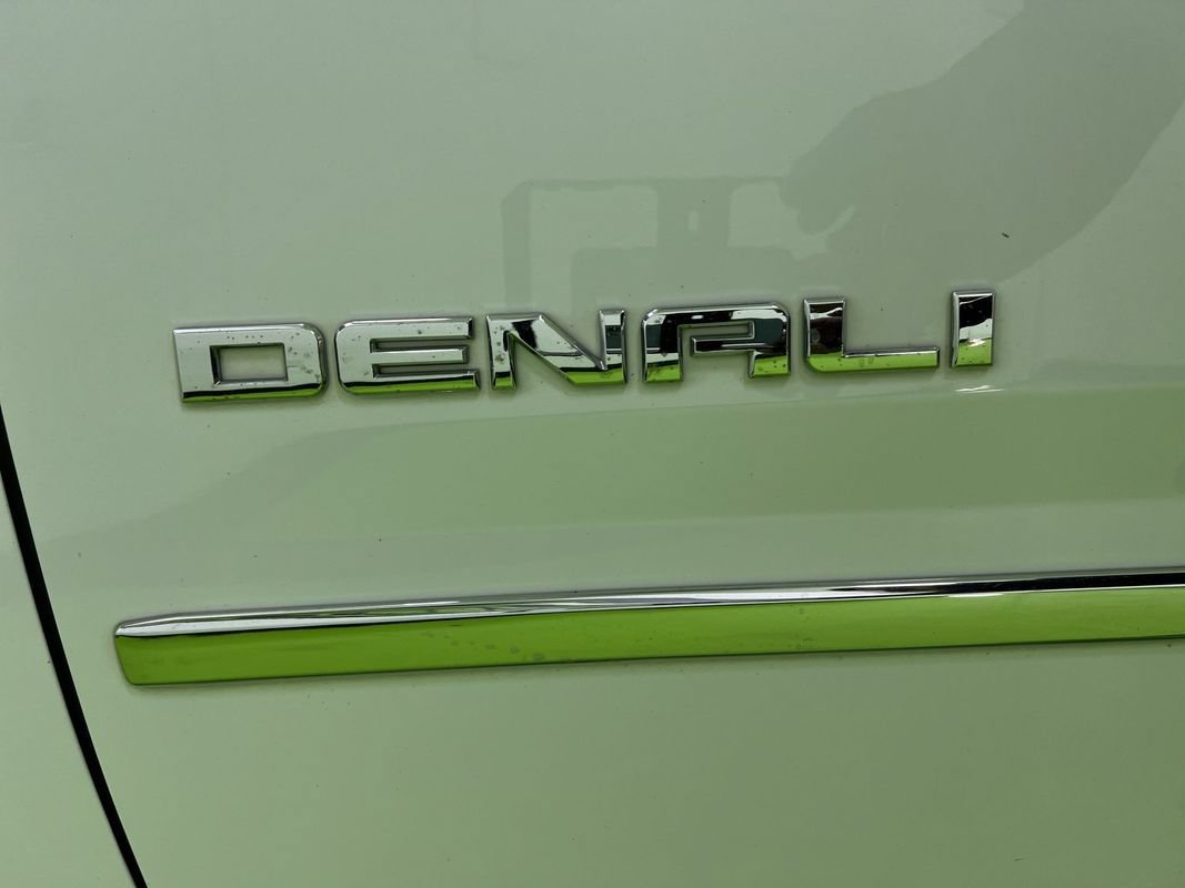 Used 2020 GMC Yukon Denali w/ Denali Premium Package AWD/4WD image 14