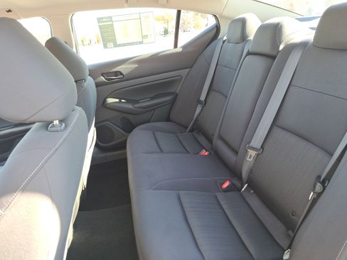 Used 2024 Nissan Altima 2.5 SV image 13