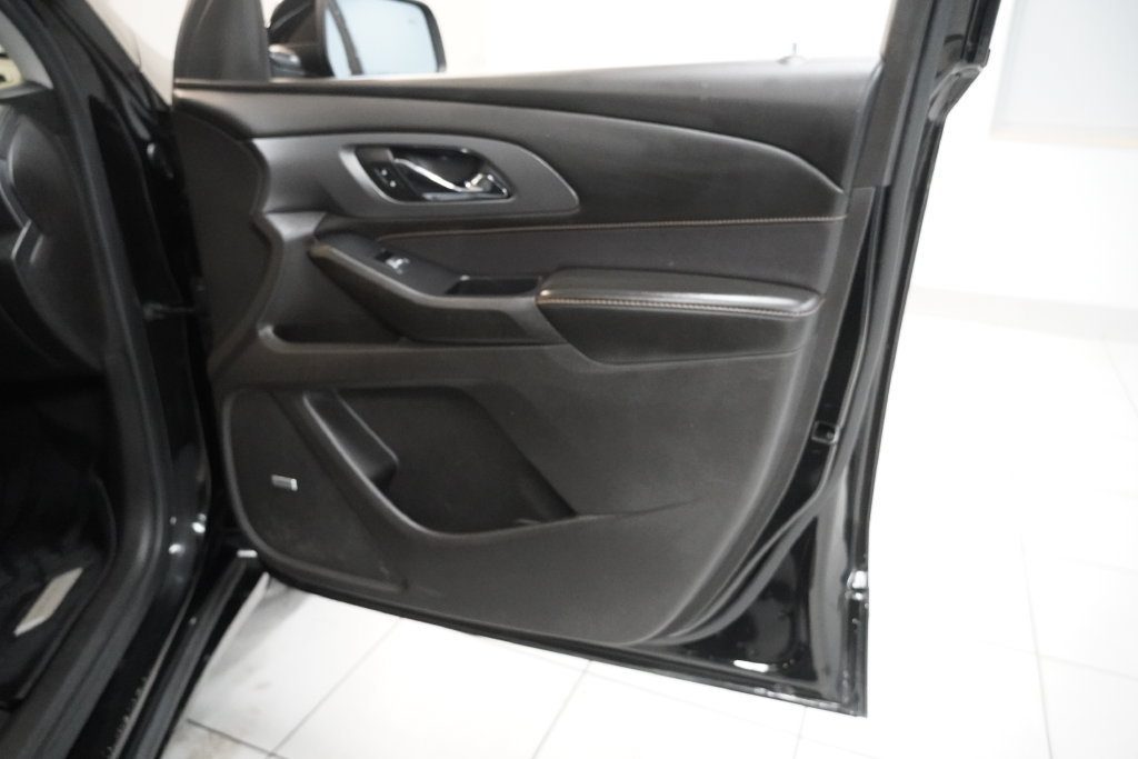 Used 2021 Chevrolet Traverse Premier w/ Redline Edition AWD/4WD image 16