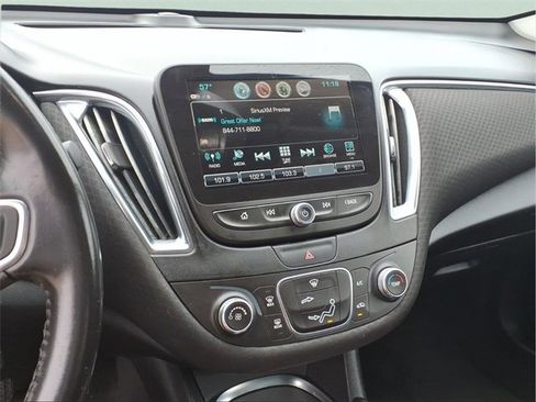 Used 2018 Chevrolet Malibu LT image 9