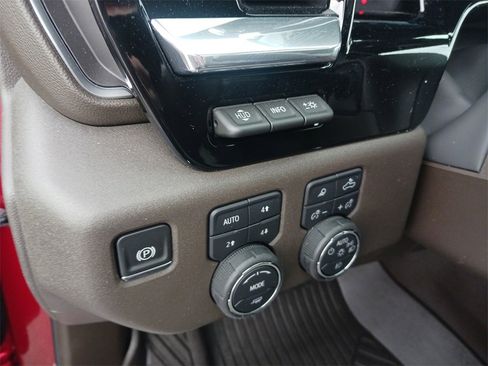 Used 2025 Chevrolet Silverado 1500 LTZ w/ LTZ Premium Package image 39