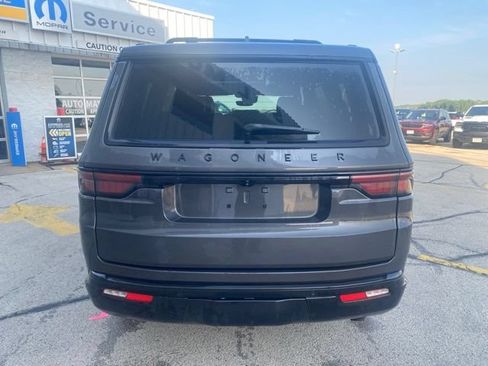 Used 2024 Jeep Wagoneer Series II AWD/4WD image 5