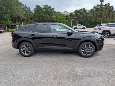 New 2026 Chevrolet Trax LT w/ Driver Confidence Package image 10