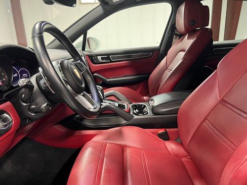 Used 2022 Porsche Cayenne S image 20
