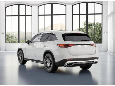 Used 2024 Mercedes-Benz GLC 300 image 27