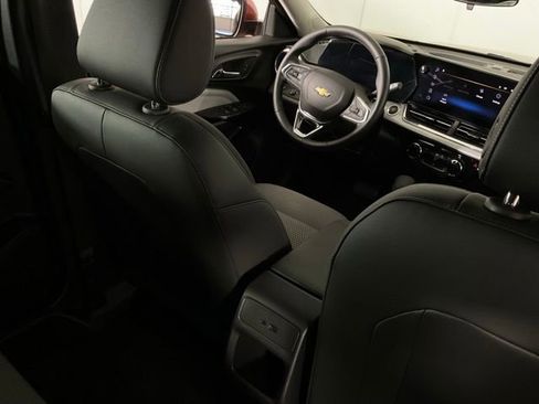 Used 2024 Chevrolet Trax LT w/ Driver Confidence Package FWD image 34