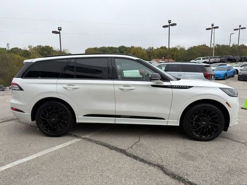 Used 2025 Lincoln Aviator Reserve w/ Equipment Group 201A image 8
