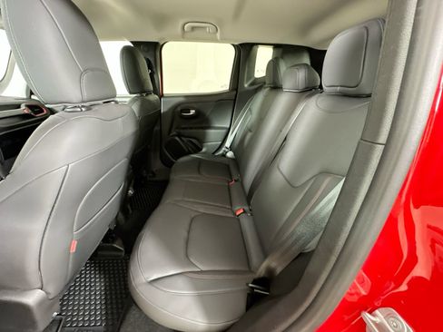 Used 2023 Jeep Renegade Trailhawk w/ Trailhawk Elite Group AWD/4WD image 35