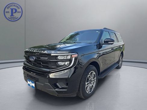 Used 2025 Ford Expedition Active AWD/4WD image 3
